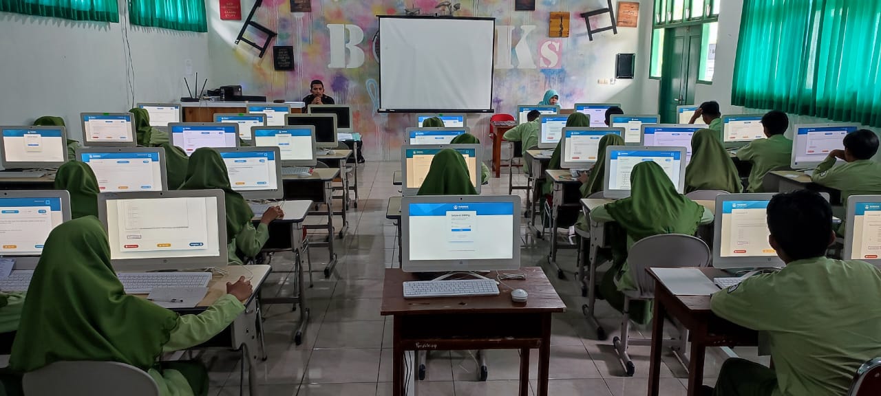 Seluruh Siswa Sleman Dapat Laptop dan LMS, Era Pendidikan Digital Dimulai